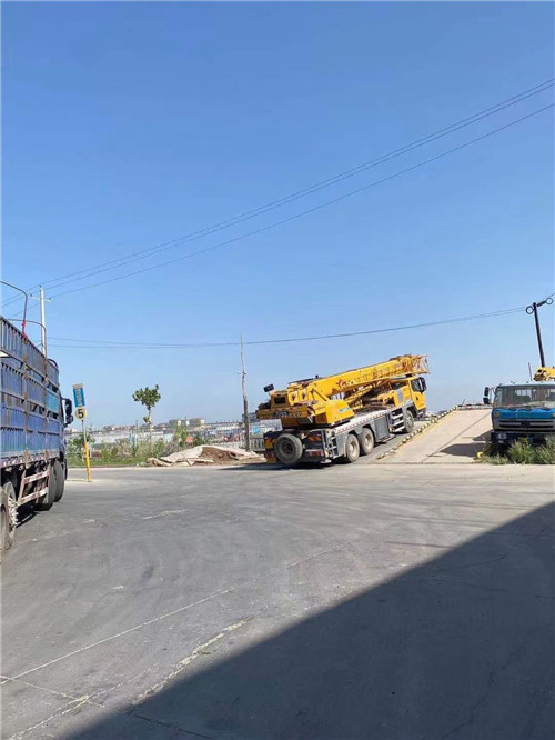 田东县25吨吊车的租赁价格大概是多少？